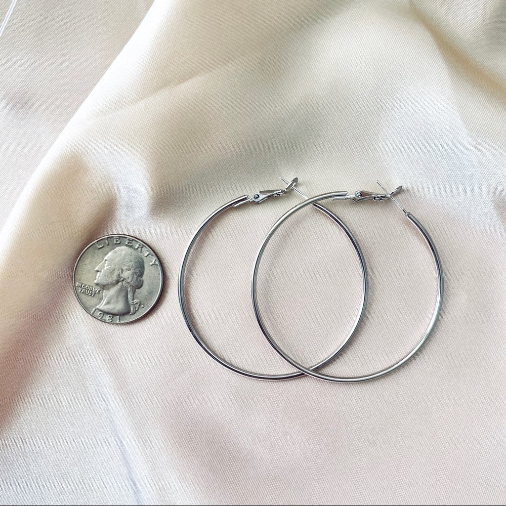 ❤️‍🔥𝕤𝕒𝕝𝕖❤️‍🔥🦋 silver hoop earrings - Picture 7 of 9